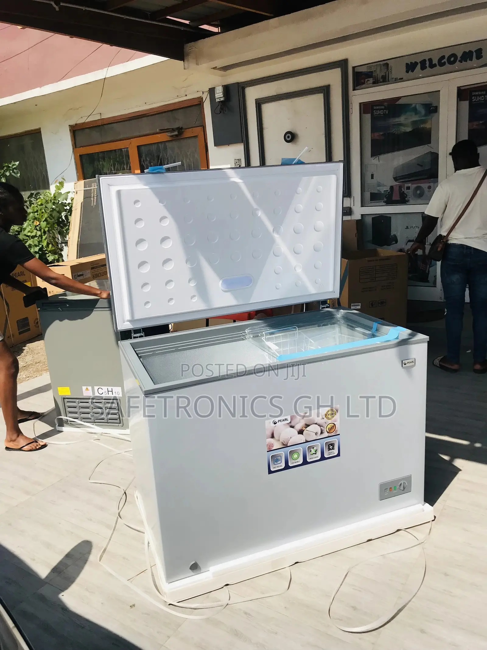 316 Liters Chestfreezer Pearl Singledoor Glass Lid  PCF-380