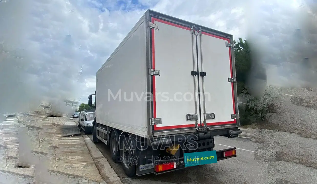 Hire a Logistics Cargo Truck DAF CF – 25 Cargo Truck