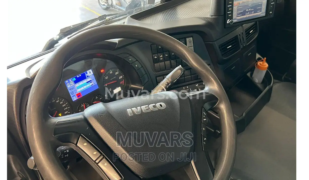Hire a Logistics Cargo Truck DAF CF – 25 Cargo Truck