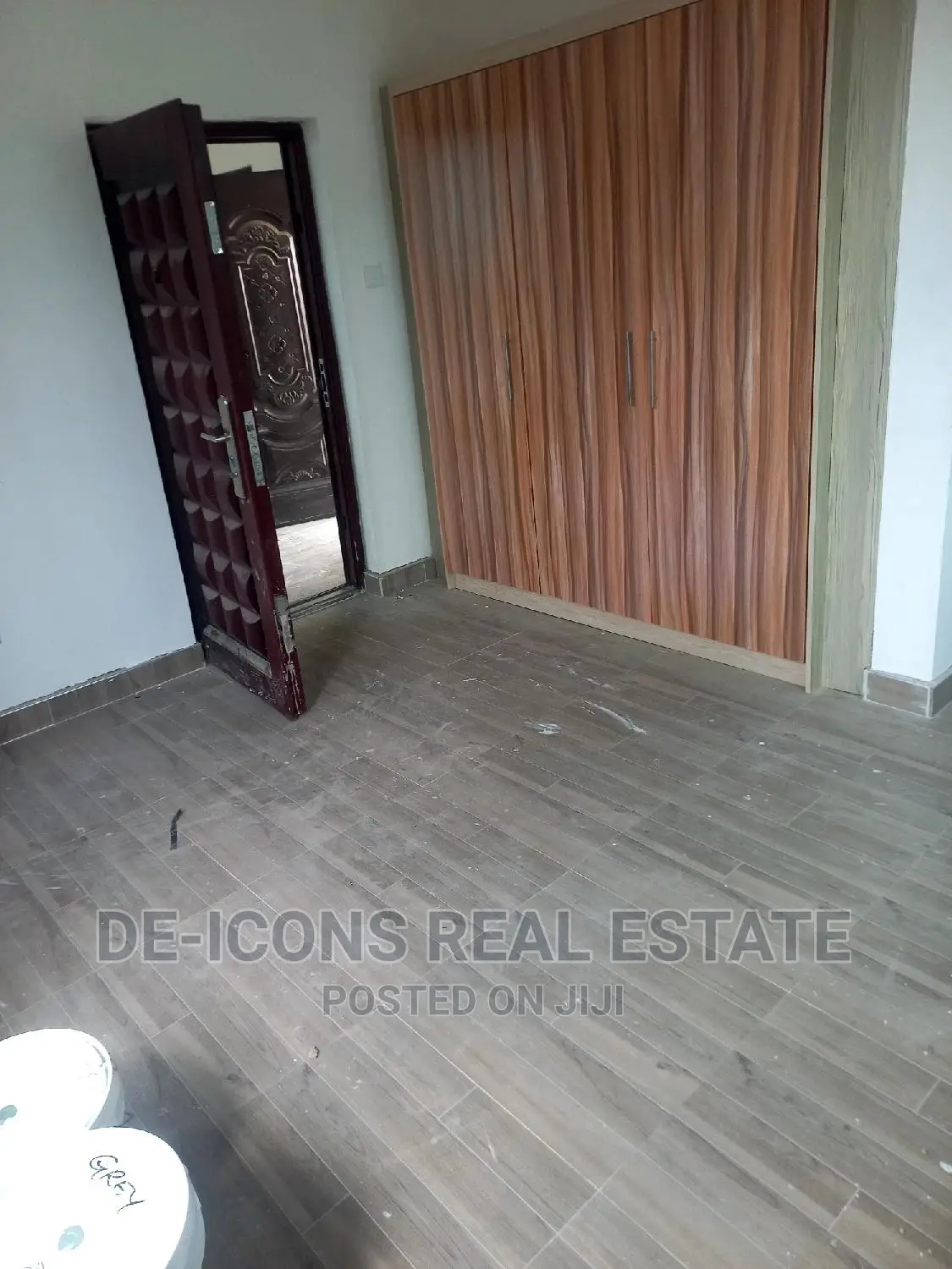 1bdrm Duplex in De-Icons Real Estate, Awutu Senya East Municipal
