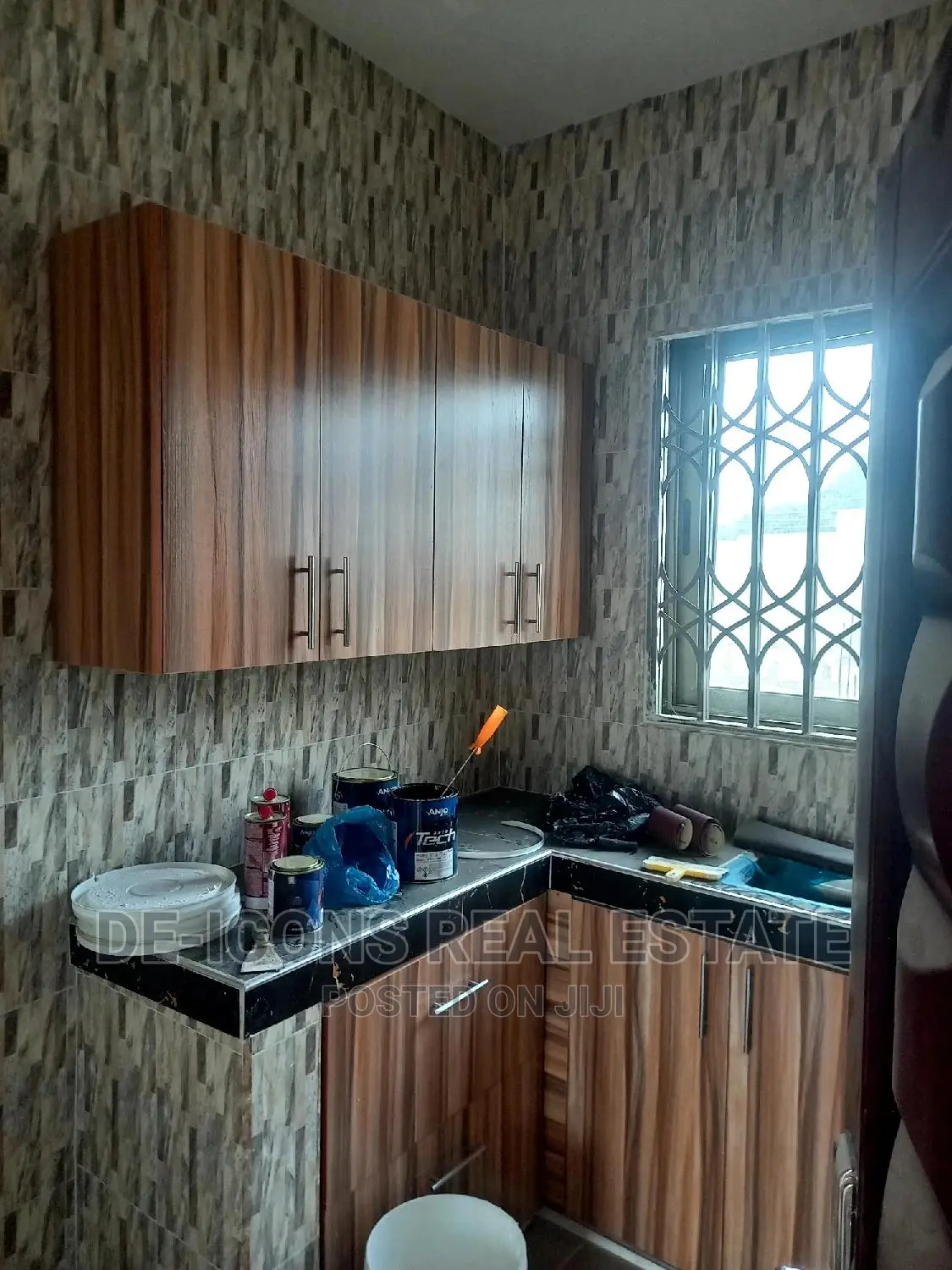 1bdrm Duplex in De-Icons Real Estate, Awutu Senya East Municipal