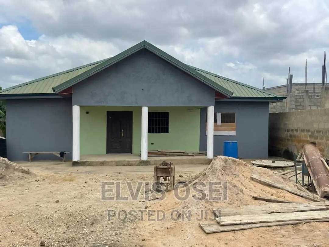 2bdrm Farm House in Amasaman Sonitra for sale