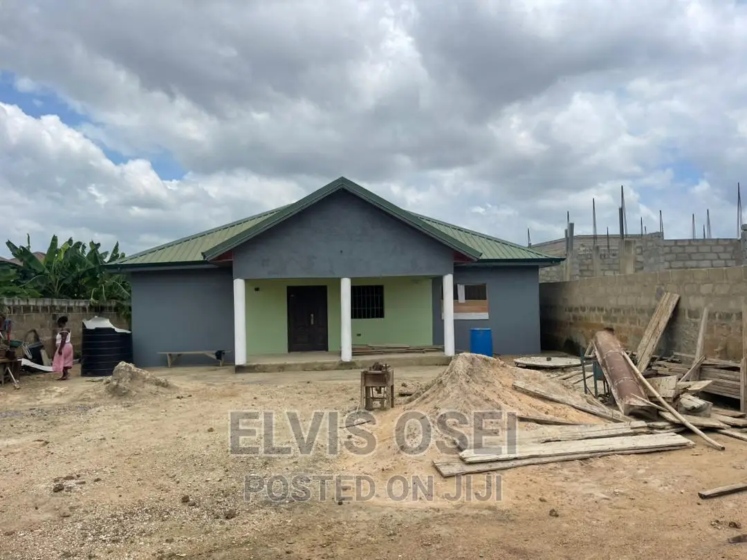 2bdrm Farm House in Amasaman Sonitra for sale