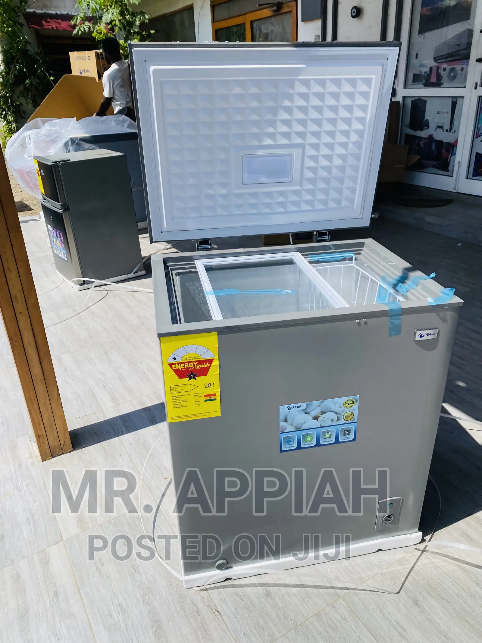 Pearl Single Door Chest Freezer With LED Lighting(147ltr)