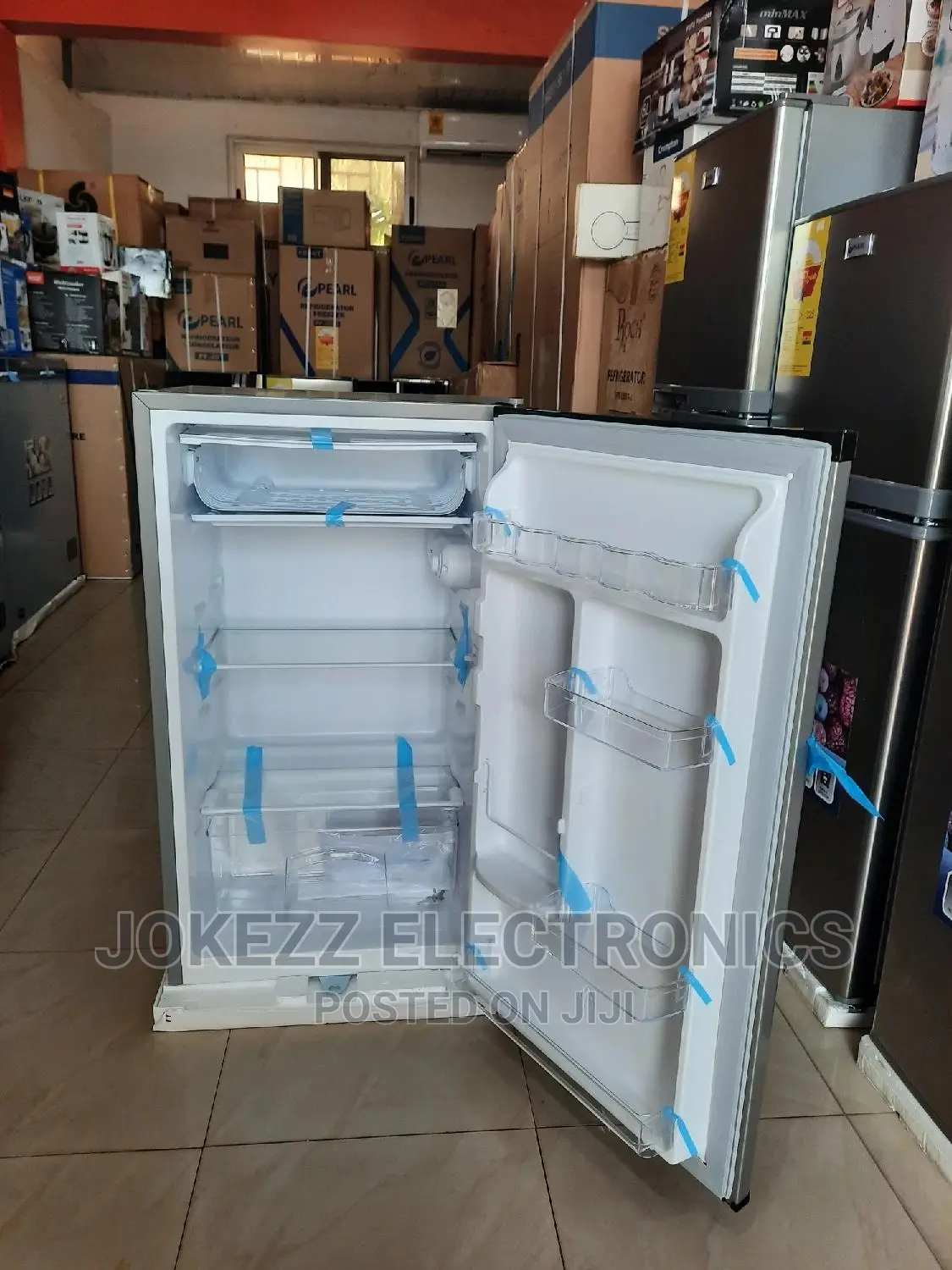 Pearl Fridge Table Fridge ( 89 Liters)