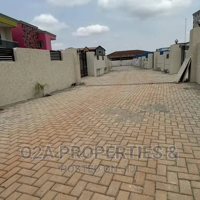 4bdrm House in School Junction for sale