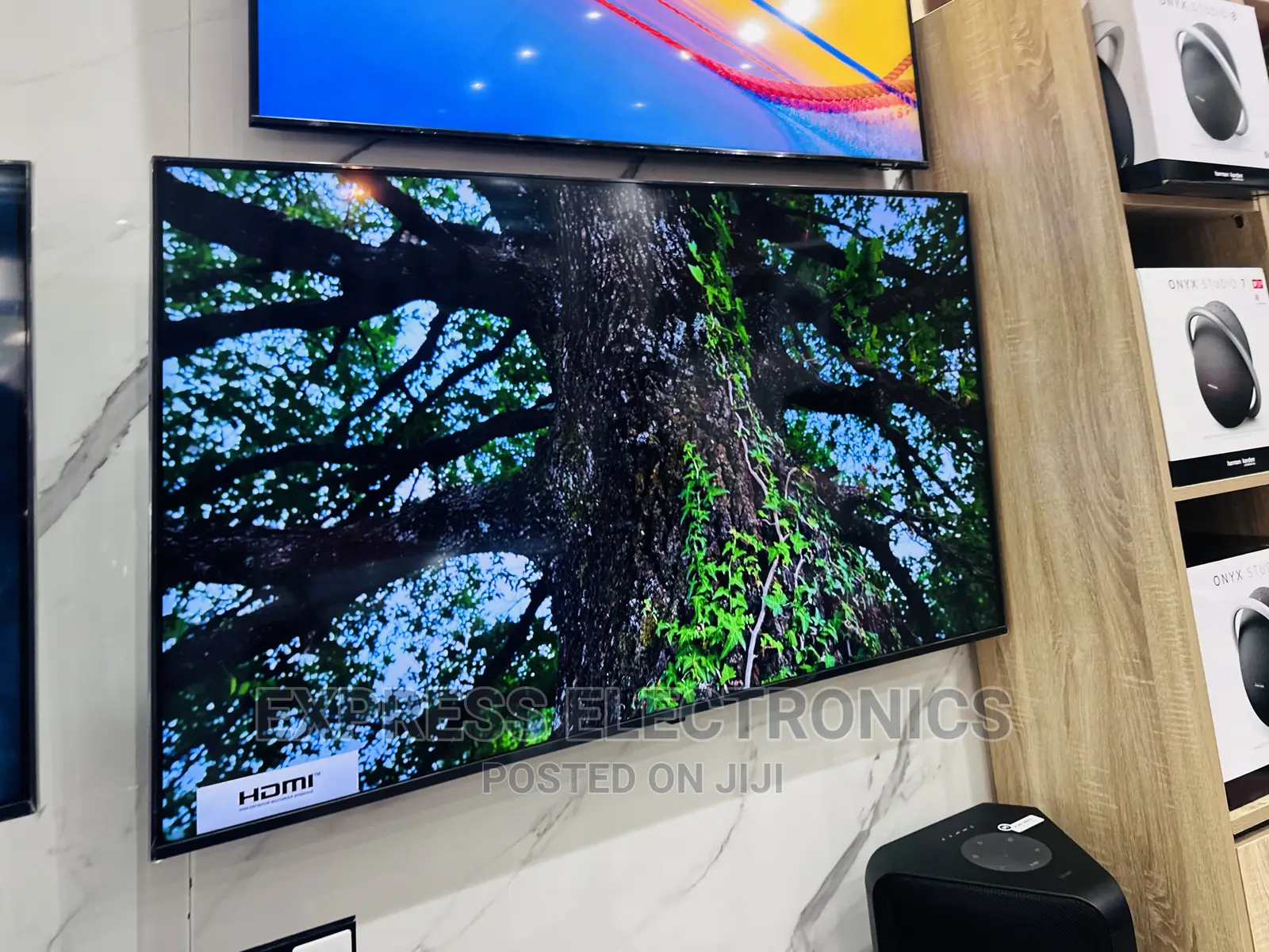 Sleek and Unique Design UHD Smart Lg 55”UQ75000