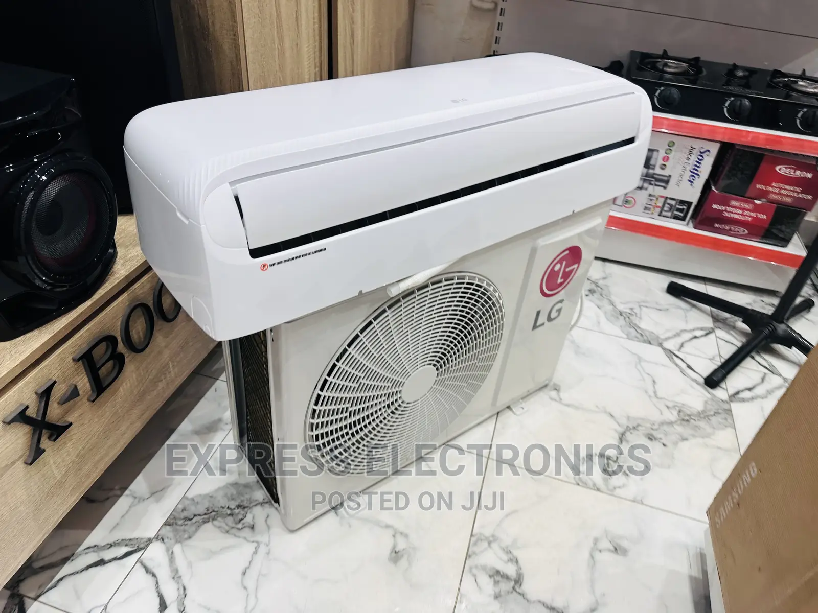 Effective and Cools Quickly AC White Lg 2.5hp R410 Gas
