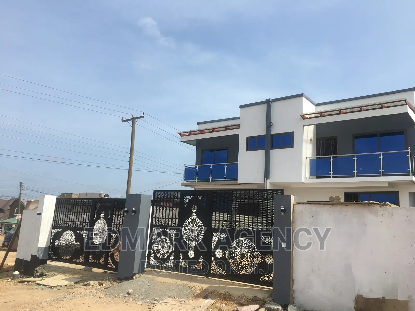 3bdrm House in Kwabeyna, Kwabenya for sale