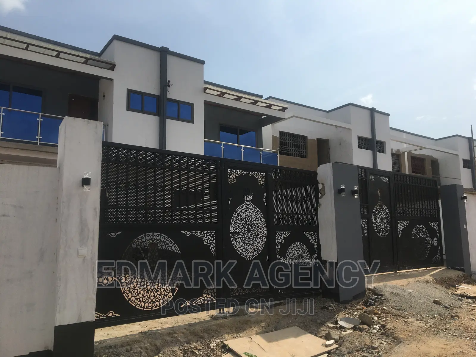 3bdrm House in Kwabeyna, Kwabenya for sale