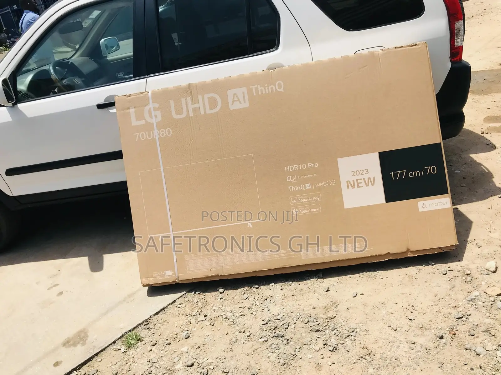 Elegant Electric Lg UR80 70 Inches Glossy LED Smart Tv 