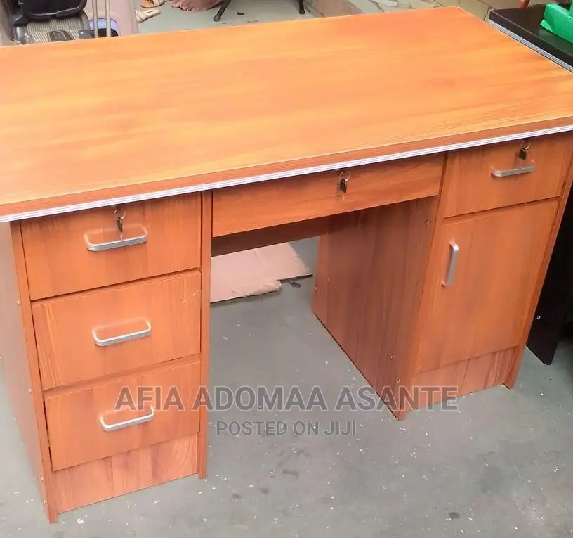Modern Style Office Table/ Desk