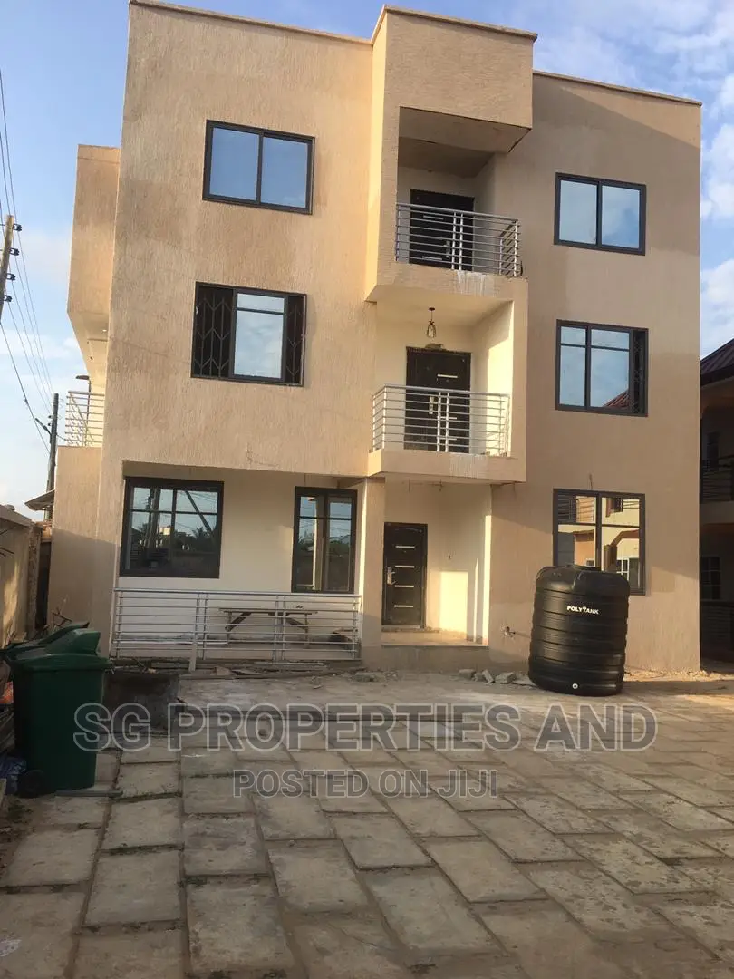 2bdrm Apartment in West Trasaaco, Adjiriganor for rent