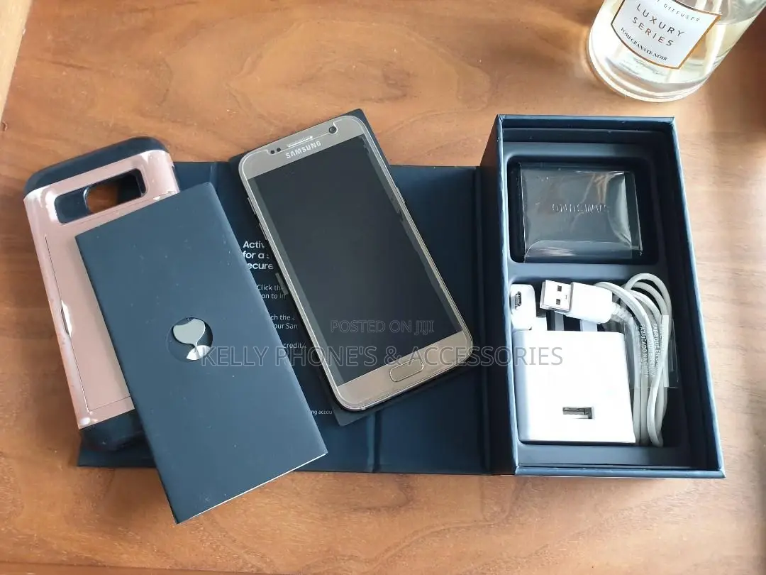 New Samsung Galaxy S7 32 GB Gold