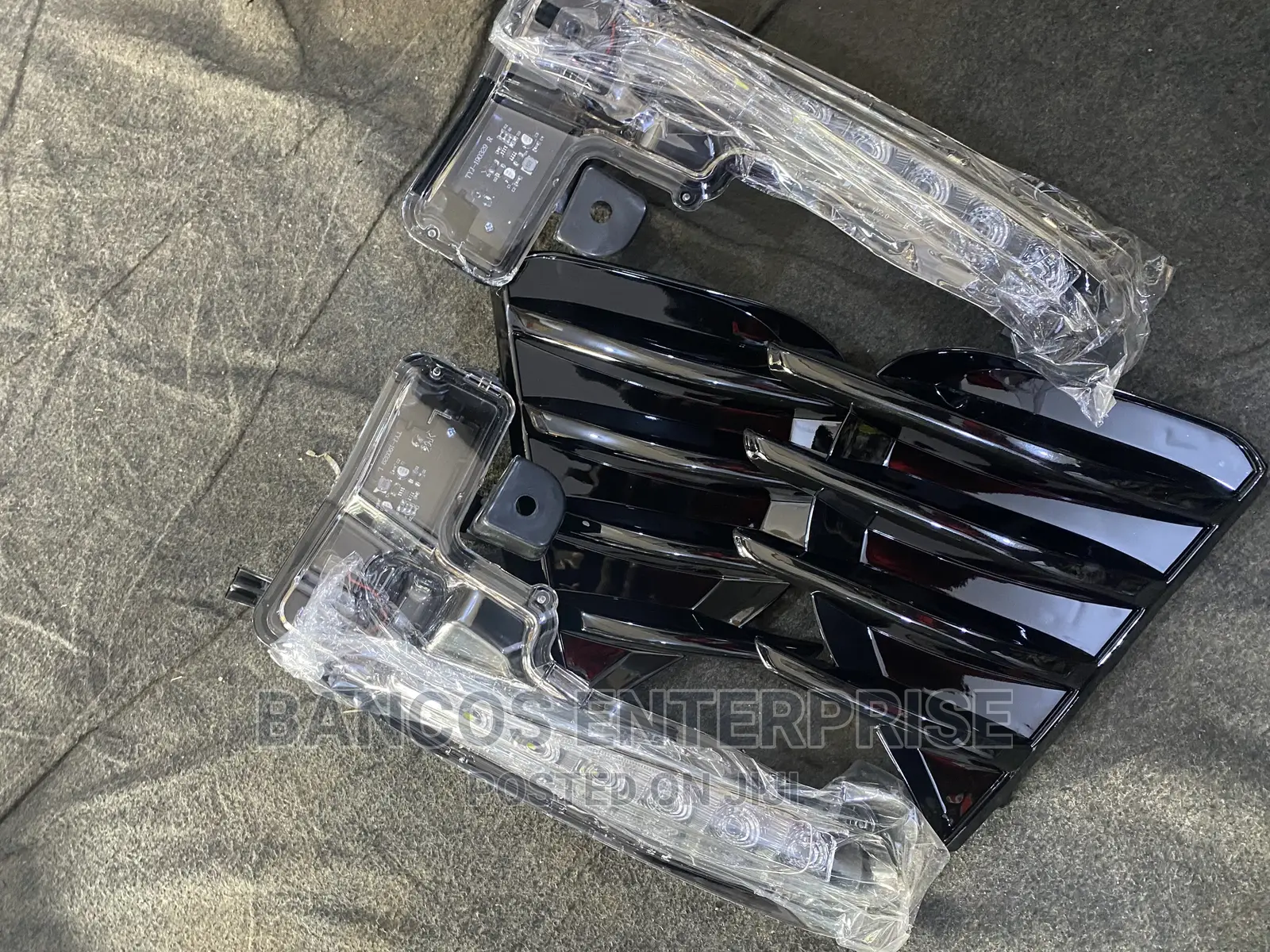 Toyota Corolla 2017SE Fog Light and Cover