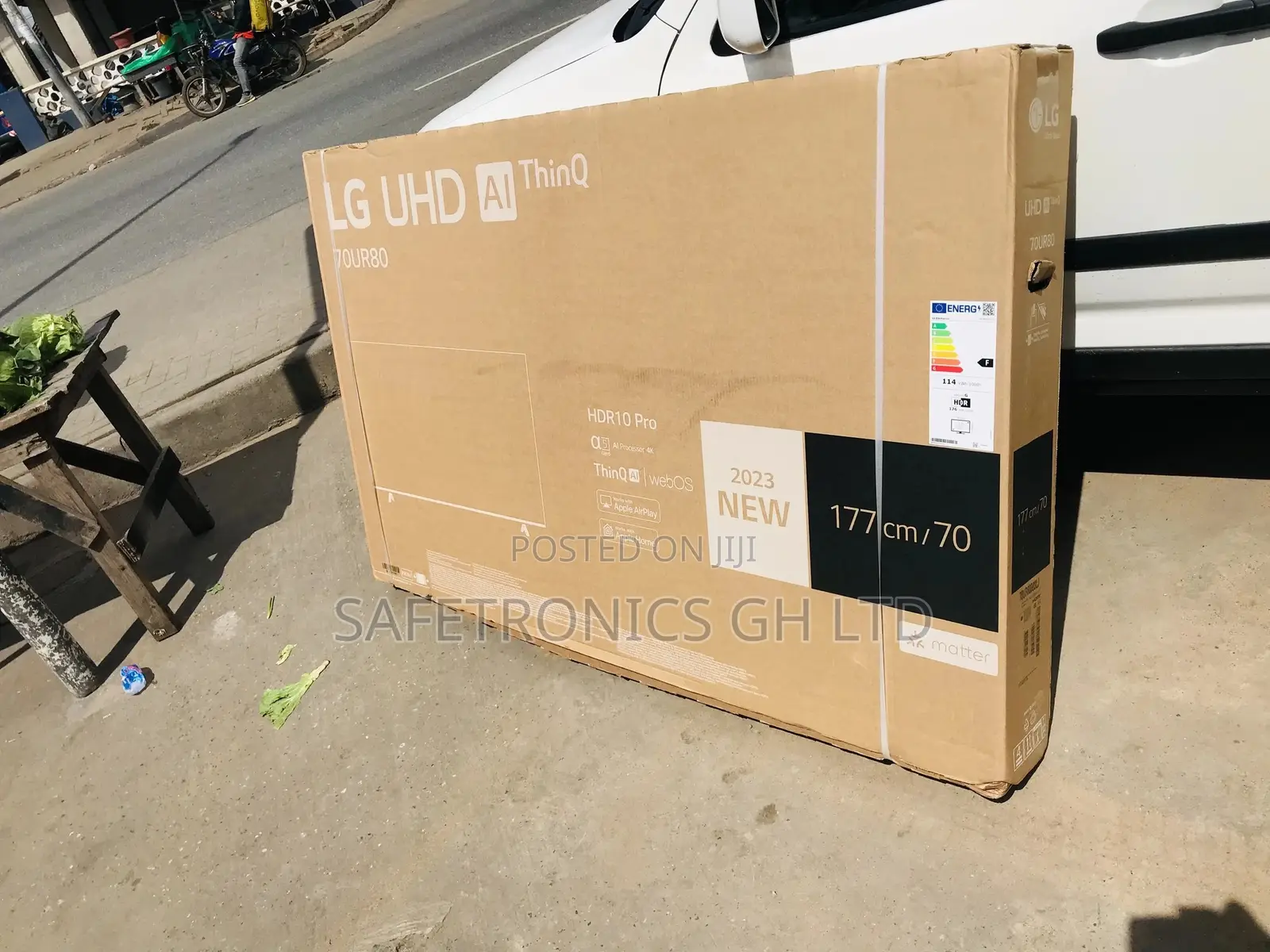 70 Inches Glossy LED LG  UR80 Crystal UHD Tv 