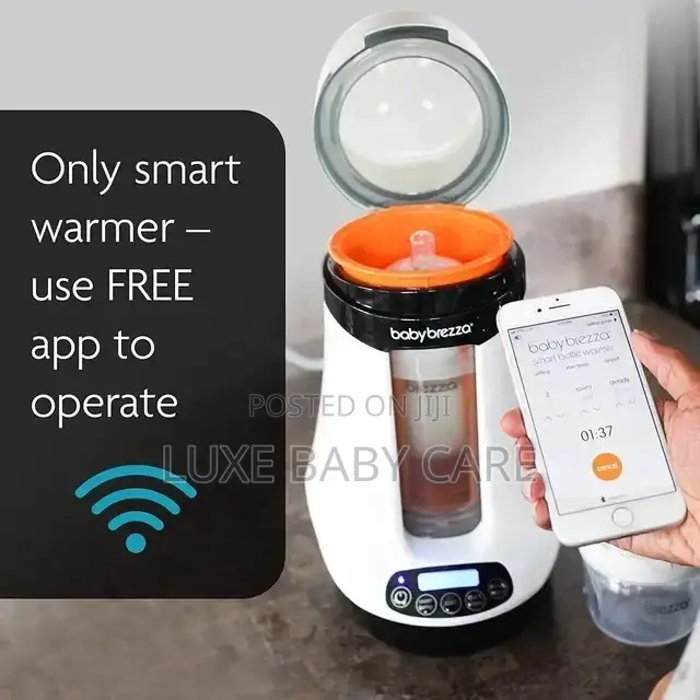 Baby Brezza Smart Bottle Breastmilk Warmer.