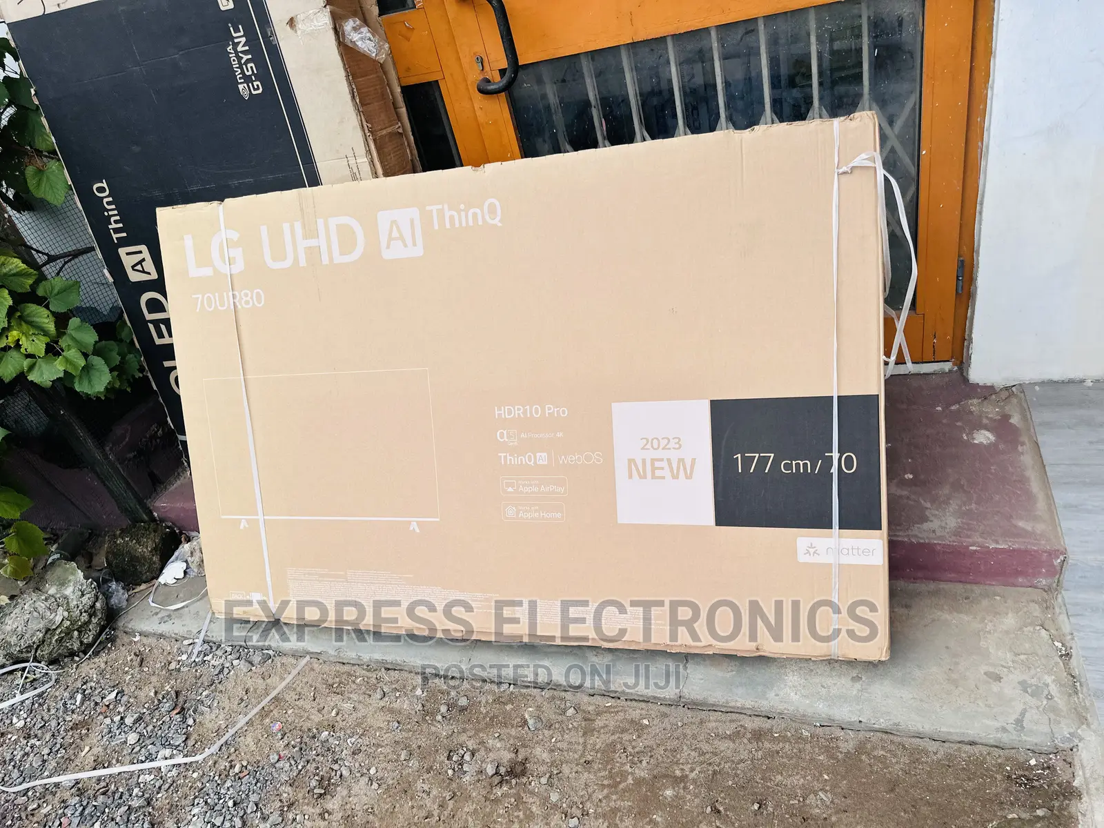 LG Ur80003 Series UHD 70”