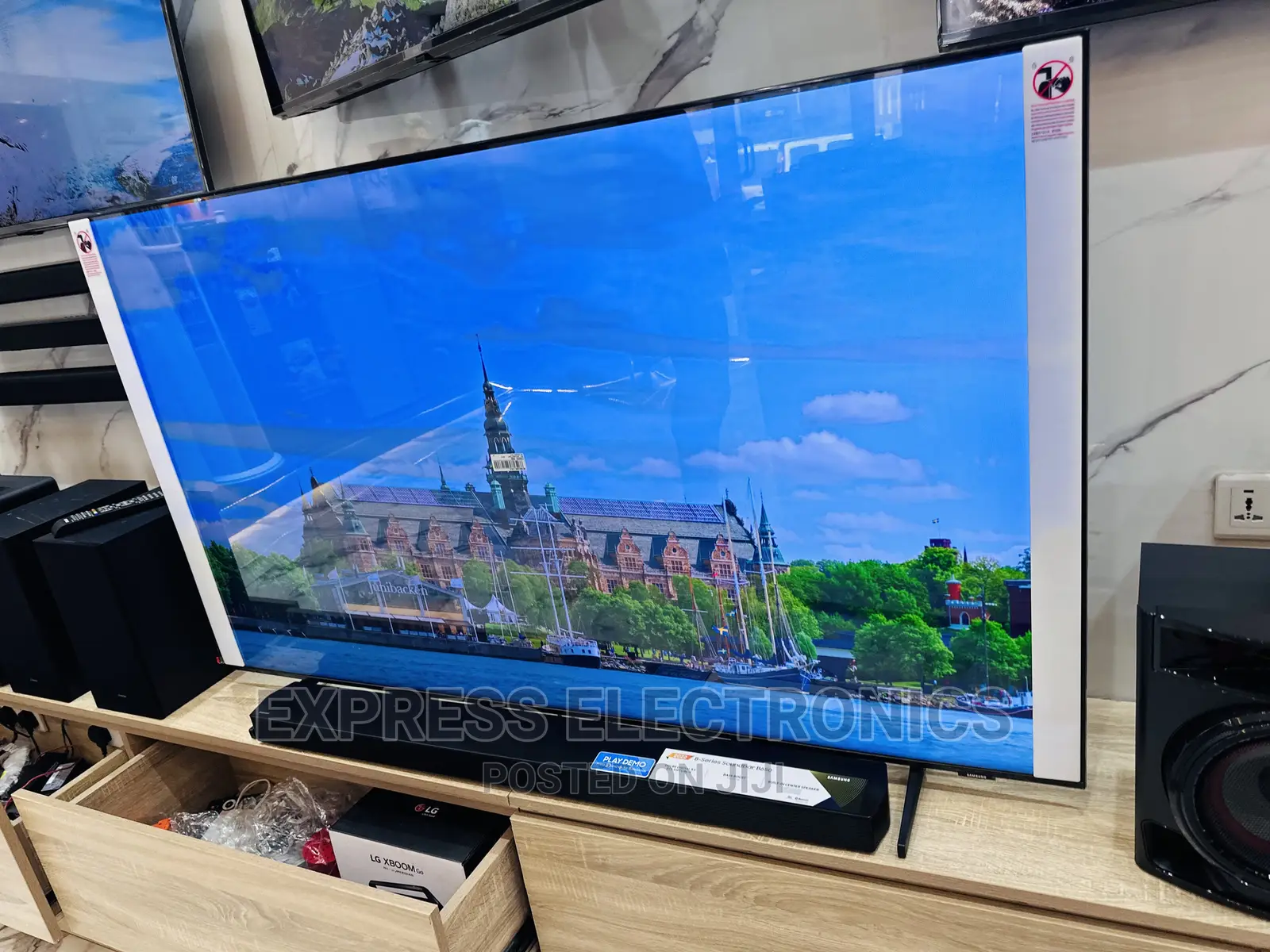 Upgrade Your Home With Samsung 85”Bu8000 UHD Smart