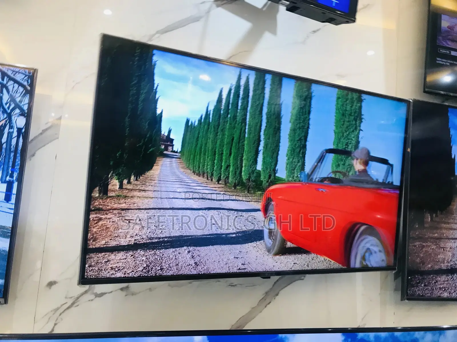 Clear Crystal Samsung 65 Inches AU71 Smart Glossy LED Tv