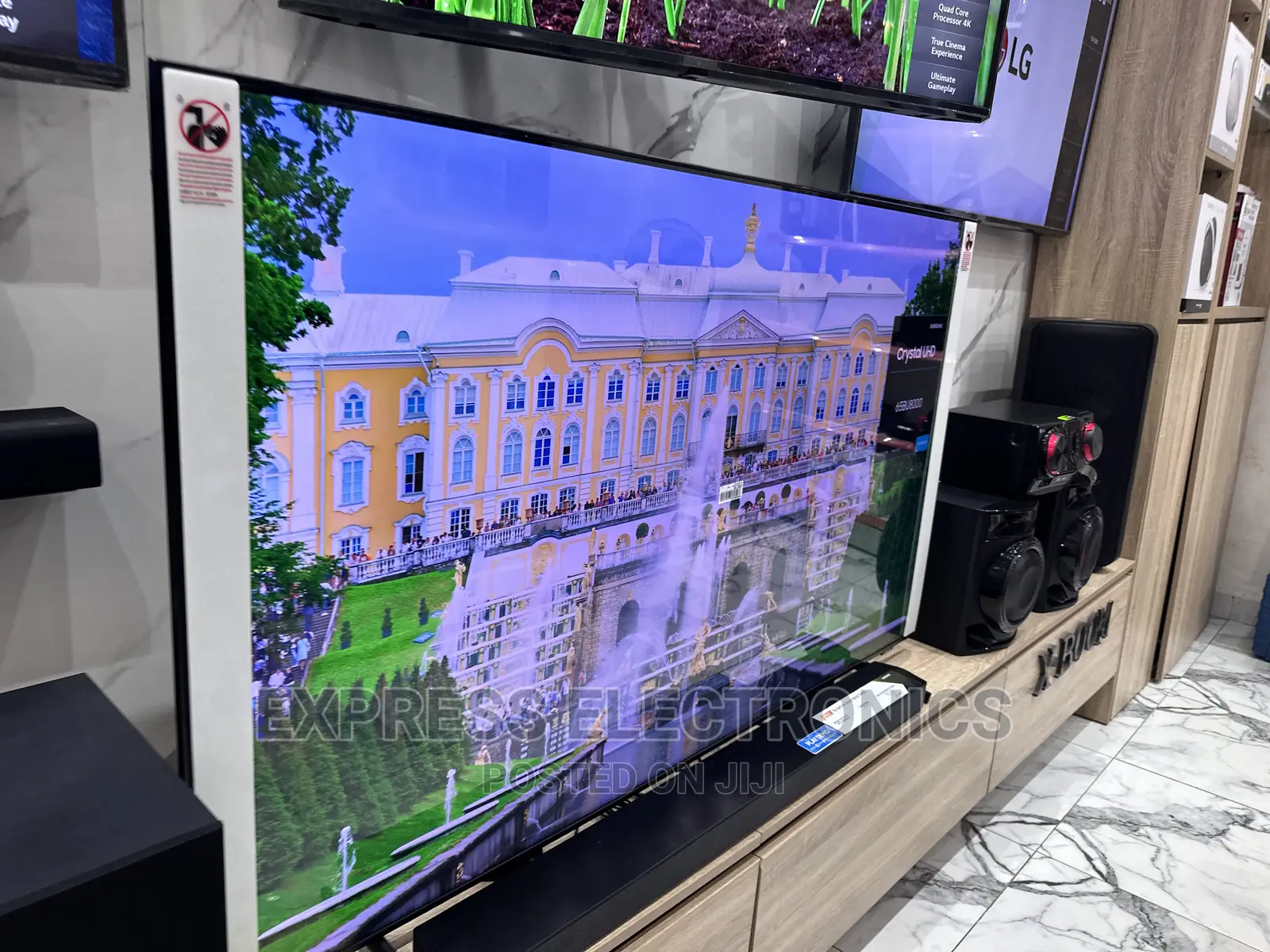 Upgrade Your Viewing Experience With Samsung UHD 65bu8002