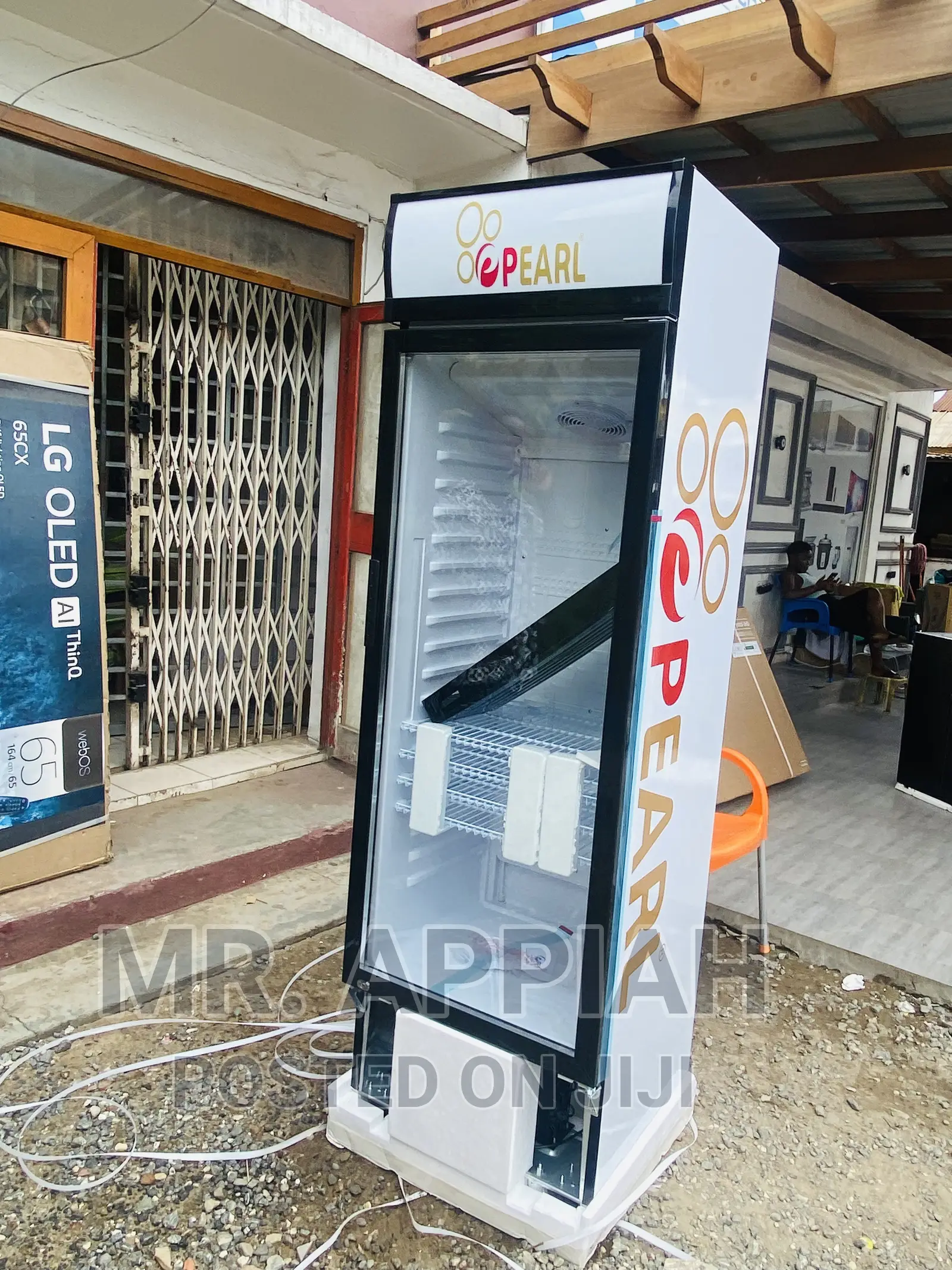Pearl 400L PVC 424-2b Display Fridge Works Faster and Wider