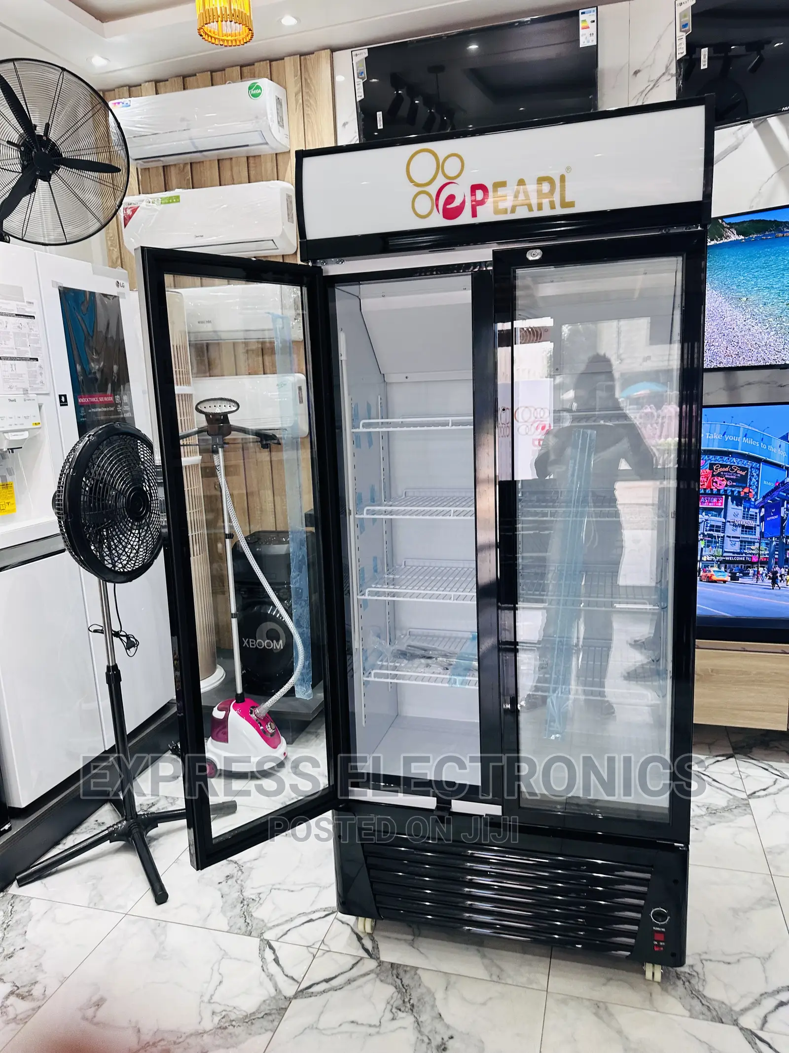 Fan Assistance Cooling PVC 622-2B.Pearl Display Fridge