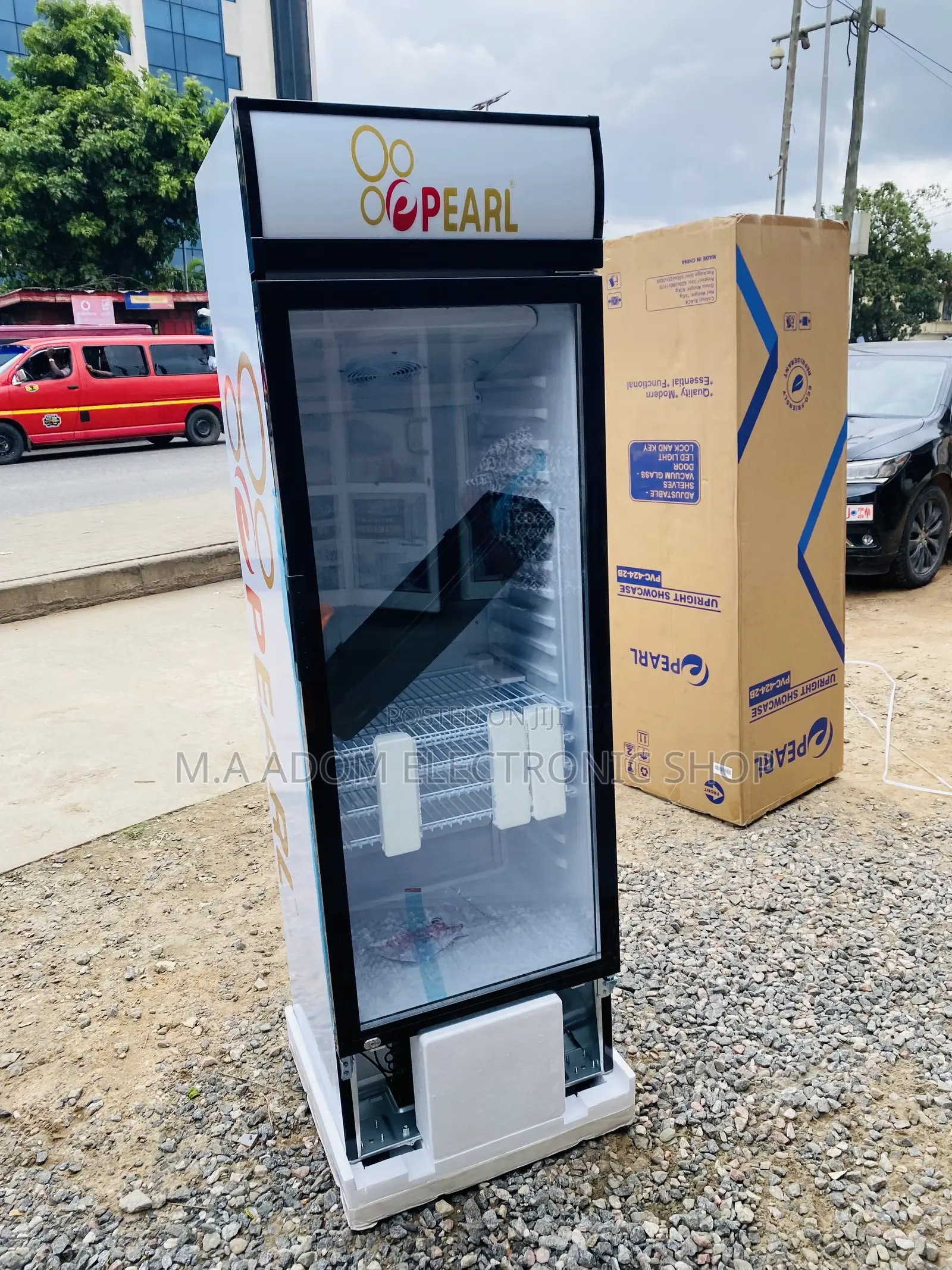 Fast and Effective Pearl PVC 424-2b 400L Display Fridge 