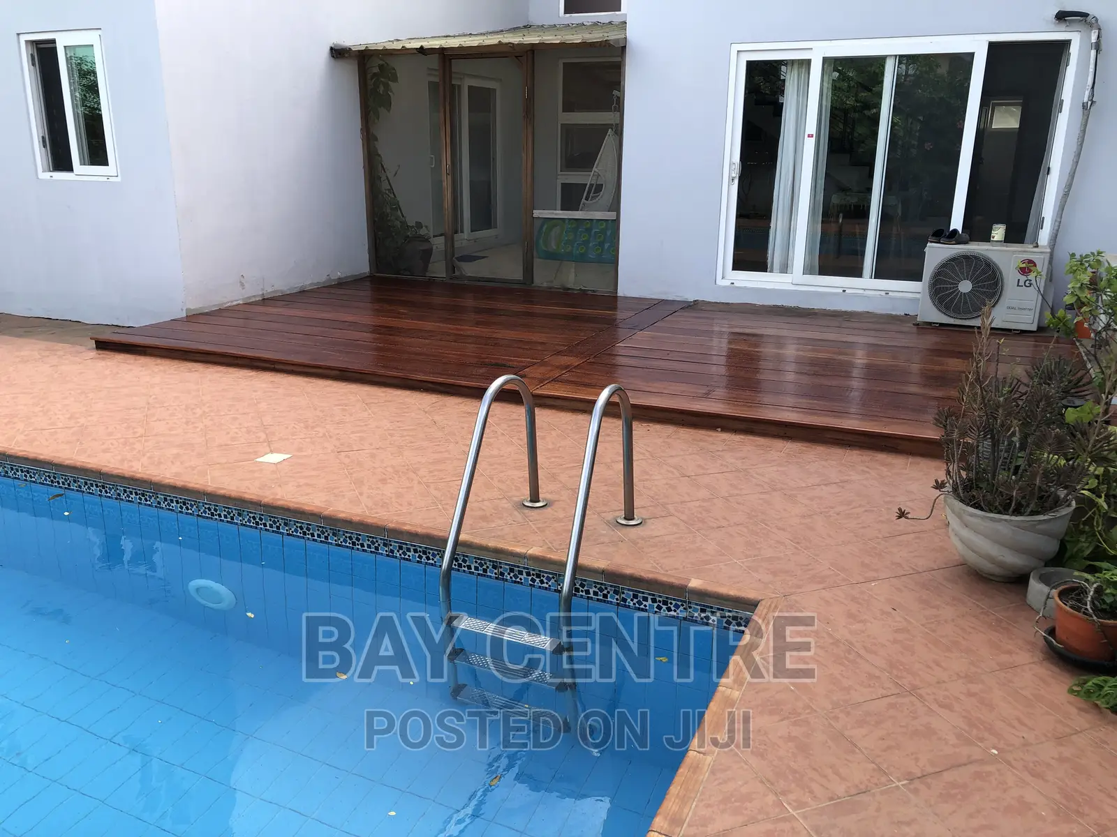 Modern Deck Platform