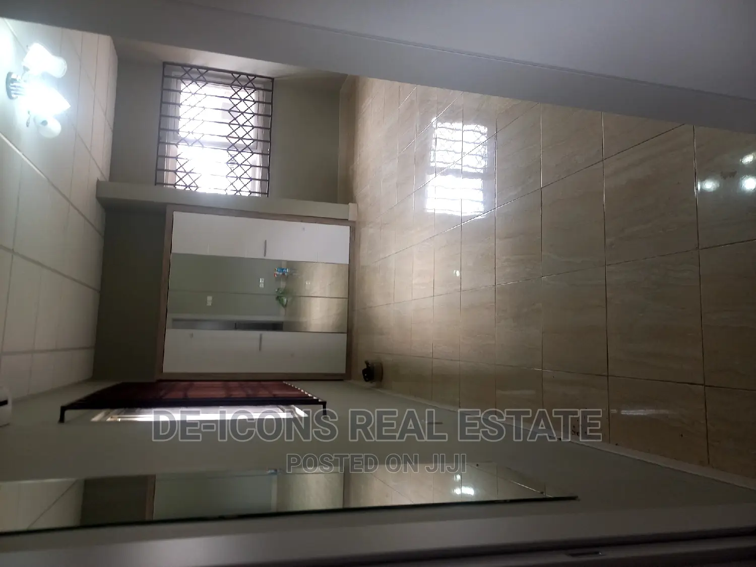 4bdrm Mansion in De-Icons Real Estate, Manet Court for sale