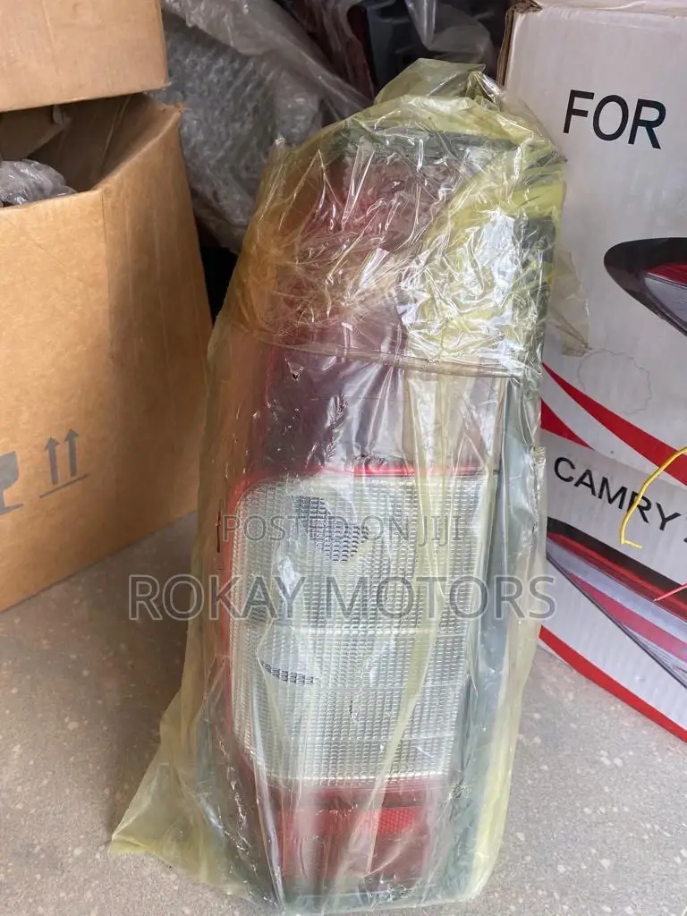 Hardbody Taillight Pair