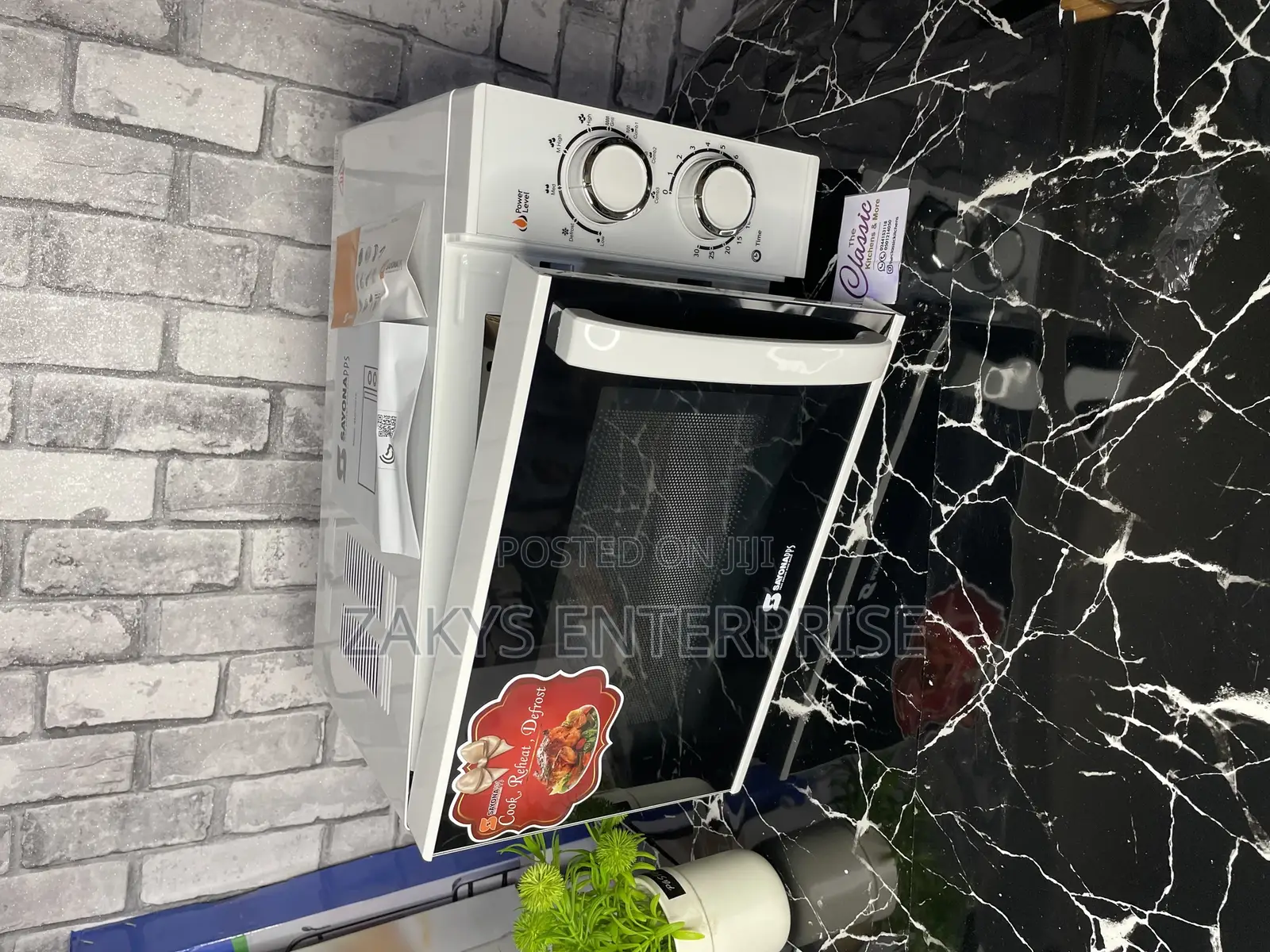 Microwave Oven With Grill