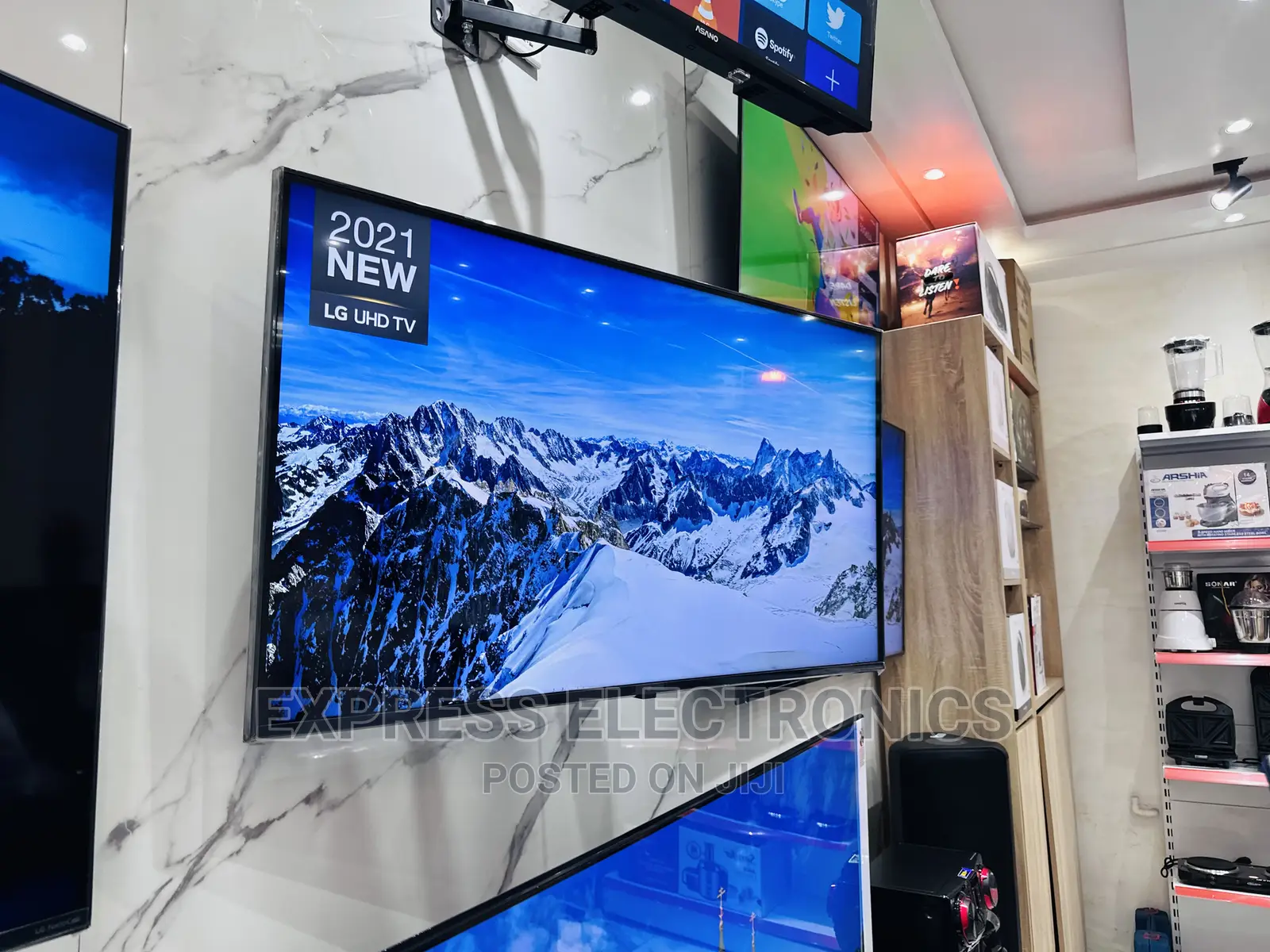 UP8003 UHD Smart Glossy Tv Screen LED 55”