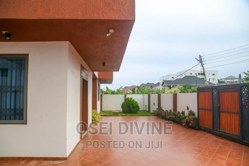 For Sale Luxurious 4-Bedrooms Furnished House