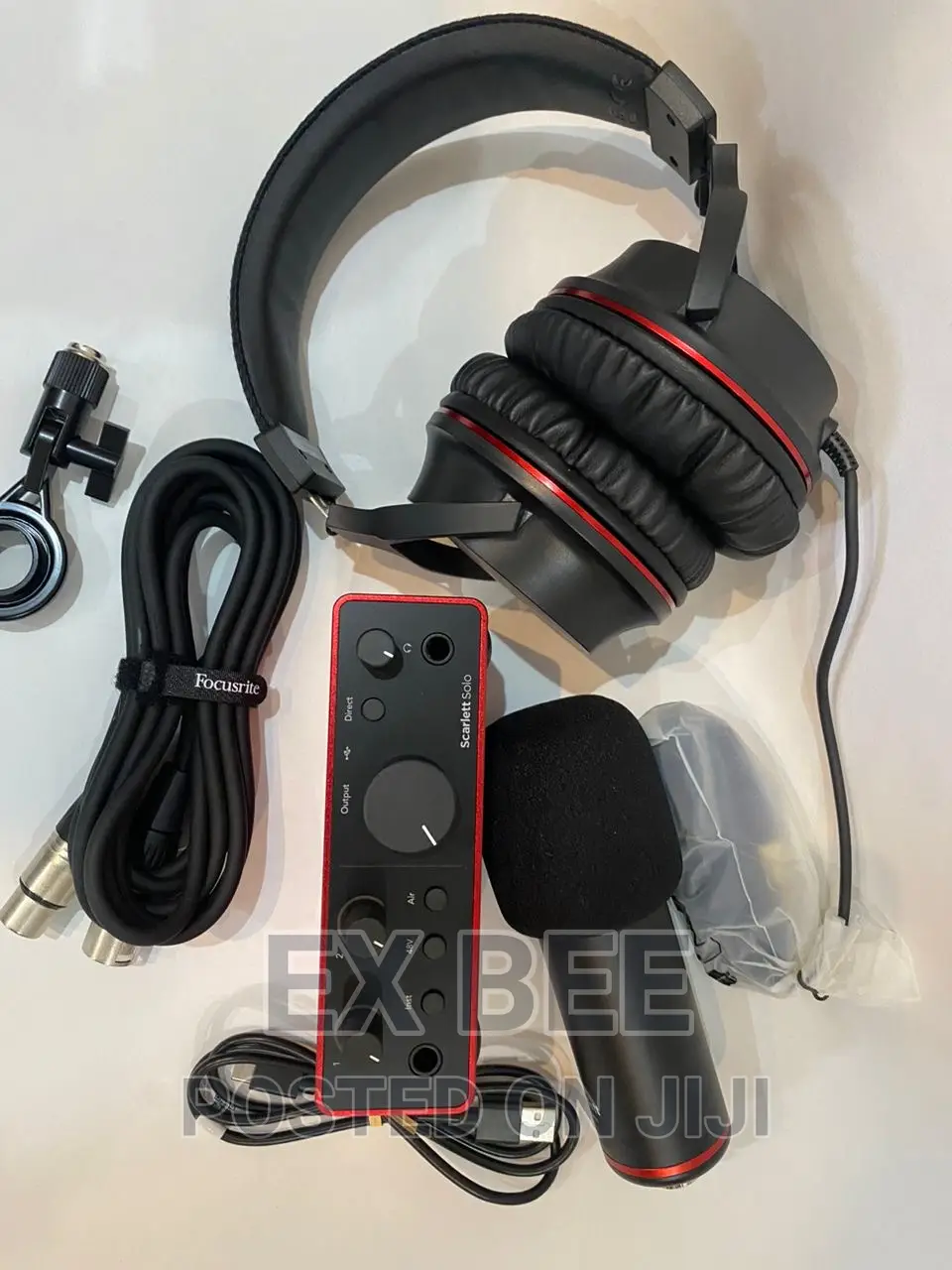 Focusrite Scarlett Solo (4th Gen) Recording Bundle