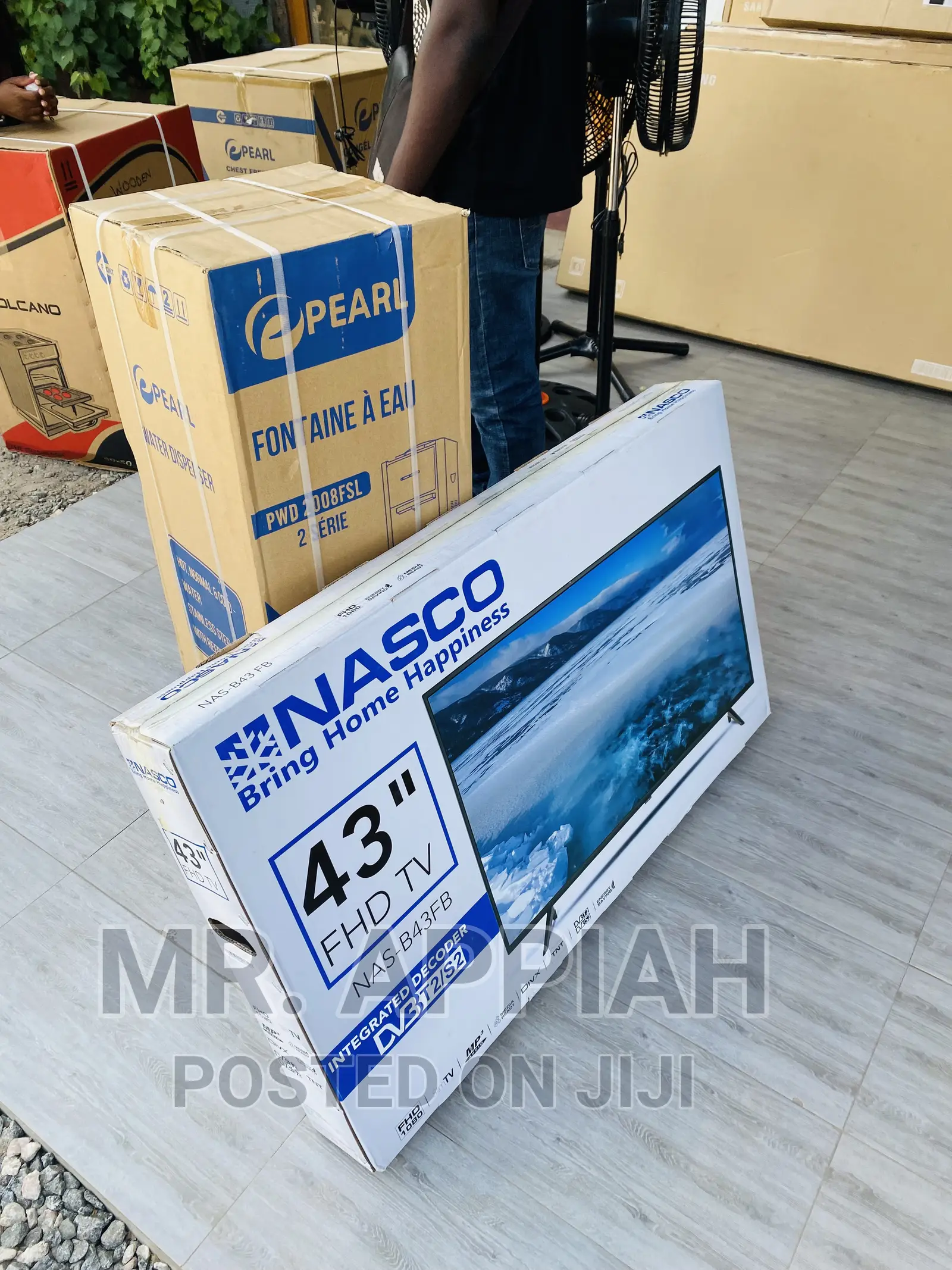 Enjoy Great Movies on Nasco 43” Digital Satelite Tv(Black)