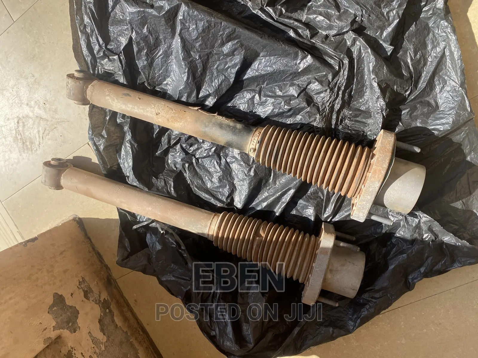 Range Rover Sports Rear Air Suspensions or Struts