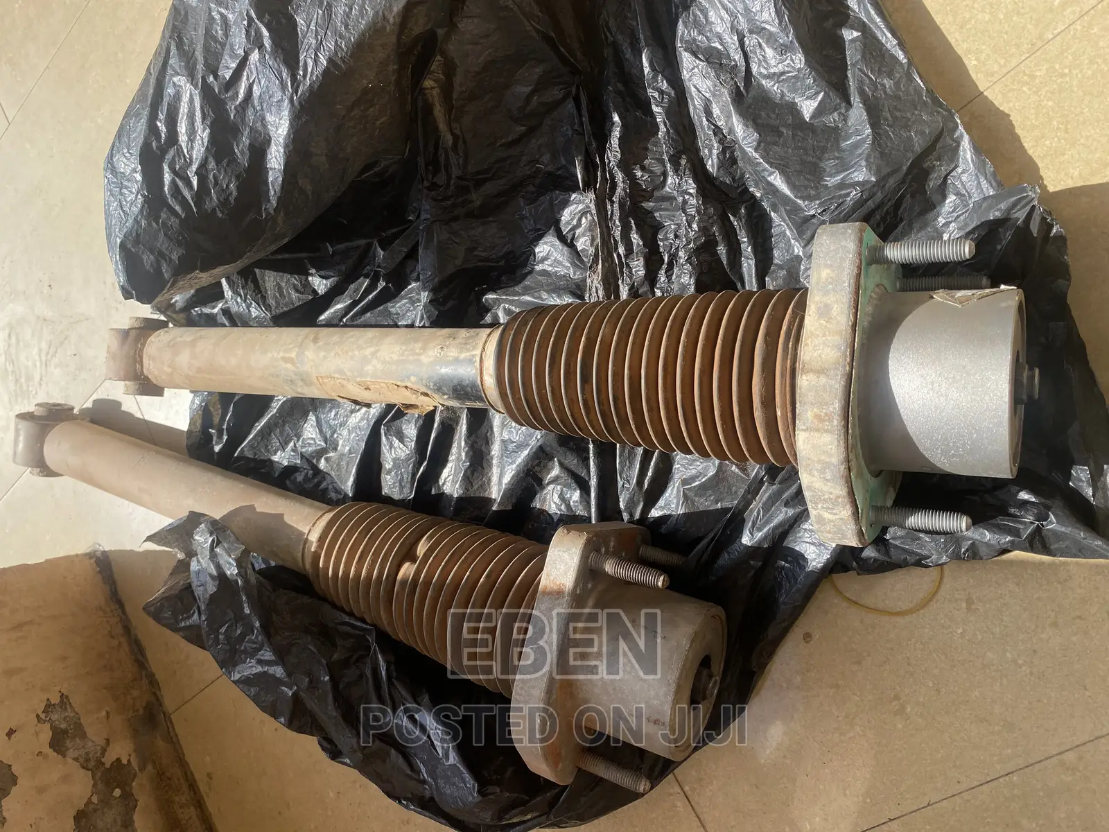 Range Rover Sports Rear Air Suspensions or Struts