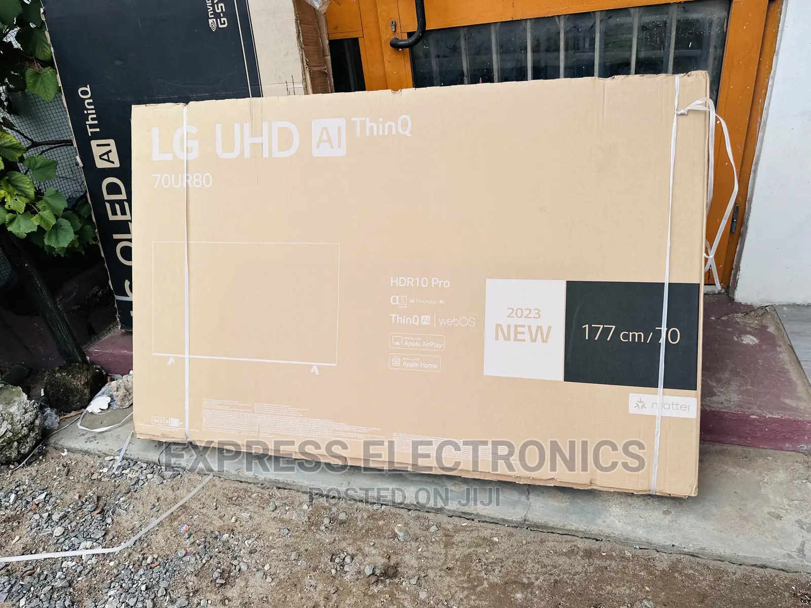 The Big Picture 70”UR80 UHD Smart Lg Glossy Tv Deal