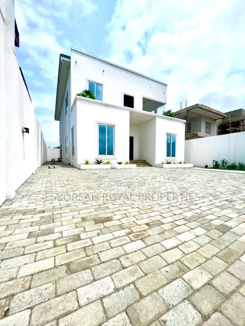5bdrm House in East Legon Hills, School Junction for sale