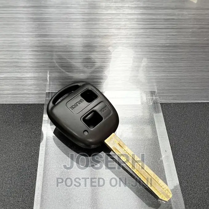 Toyota Yaris/Vitz Uncut Key Shell