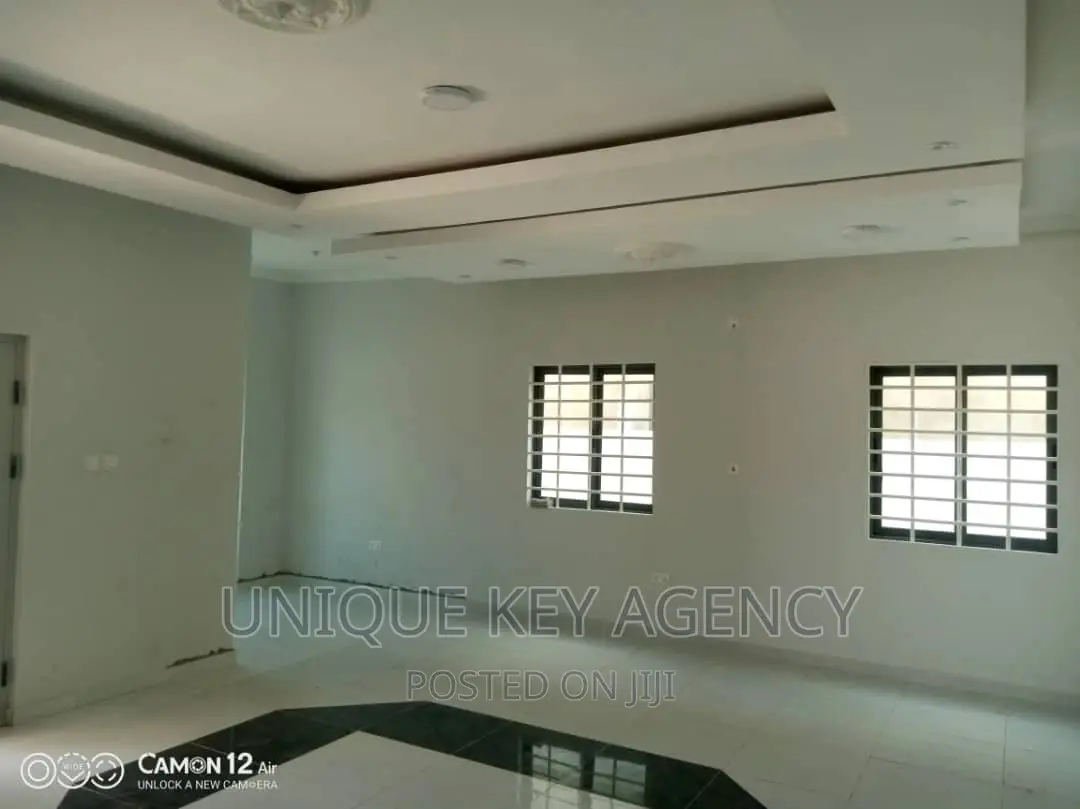 3bdrm House in Unique Agency, Spintex for sale