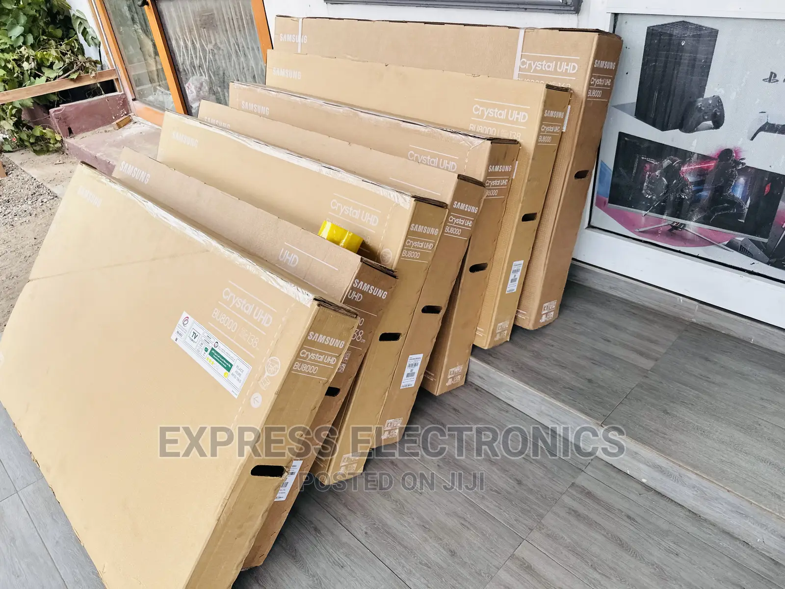 Very Neat Tv Samsung UHD Smart 55”Bu8000