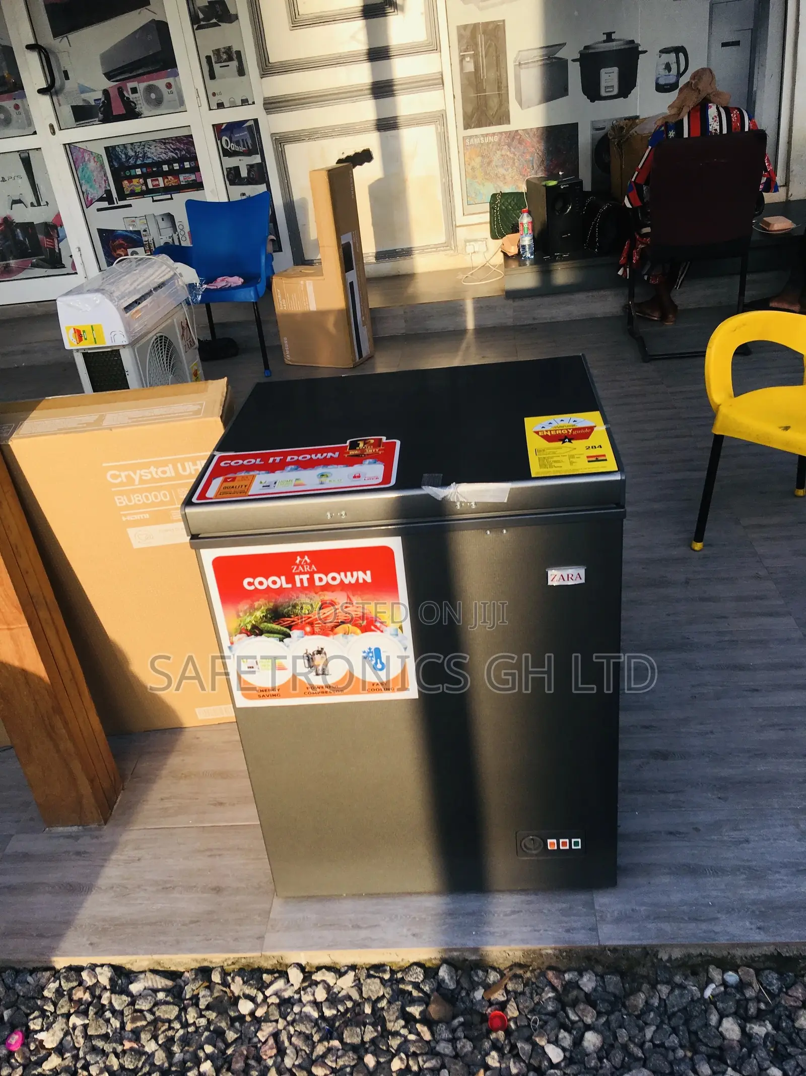 Chestfreezer Singledoor Zara 200 Liters Essential Electric