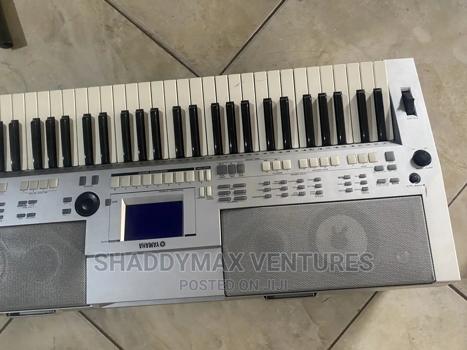 Yamaha PSR S500 Keyboard