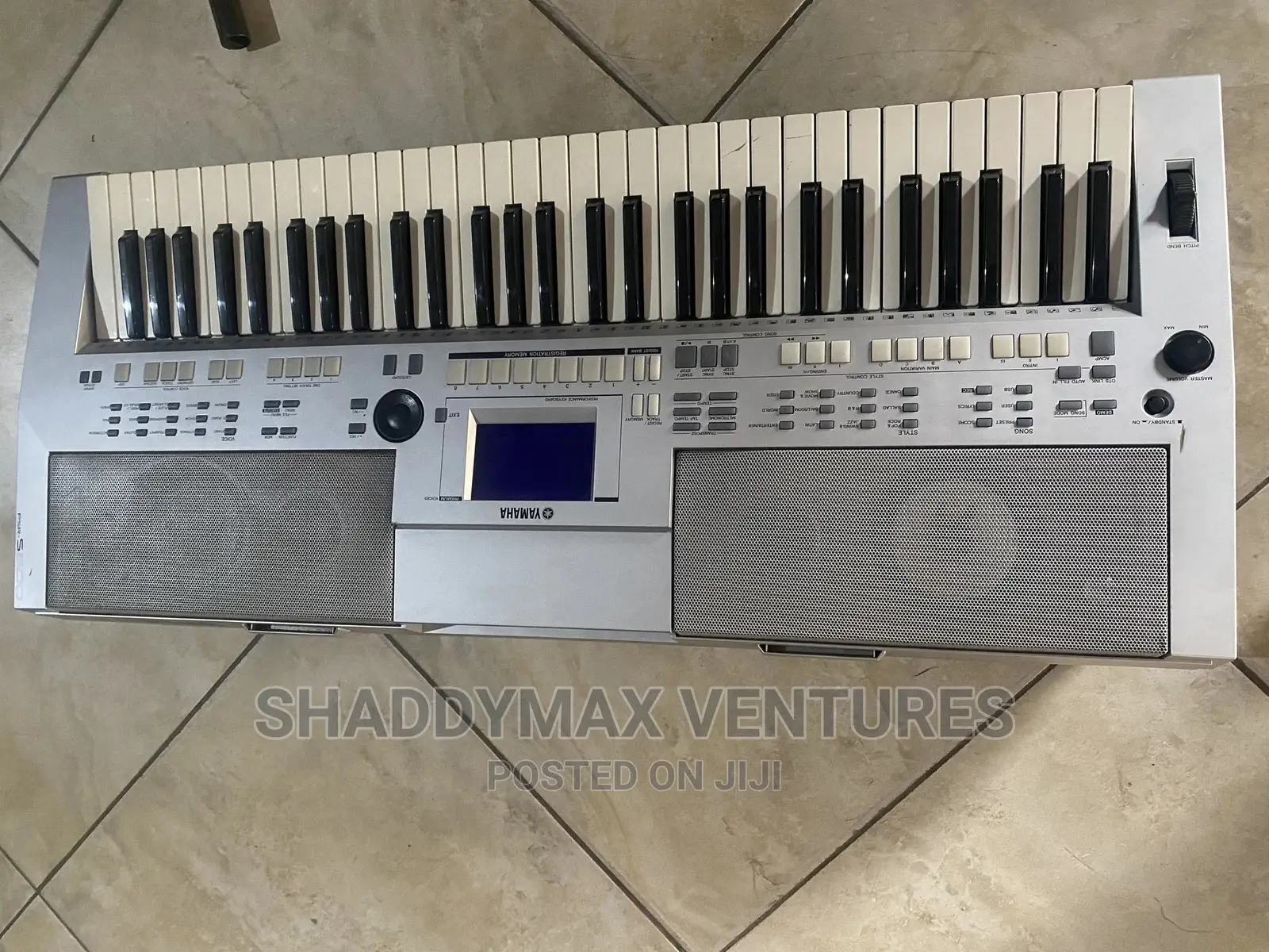 Yamaha PSR S500 Keyboard