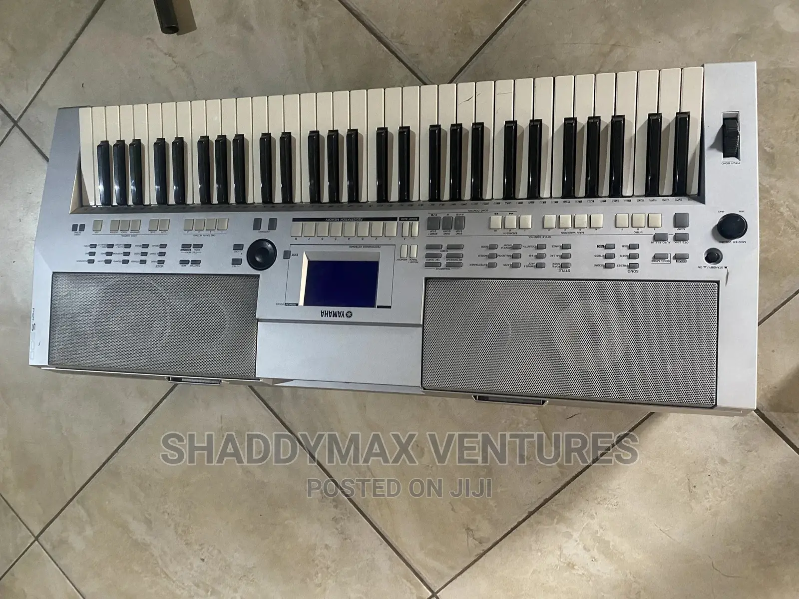 Yamaha PSR S500 Keyboard