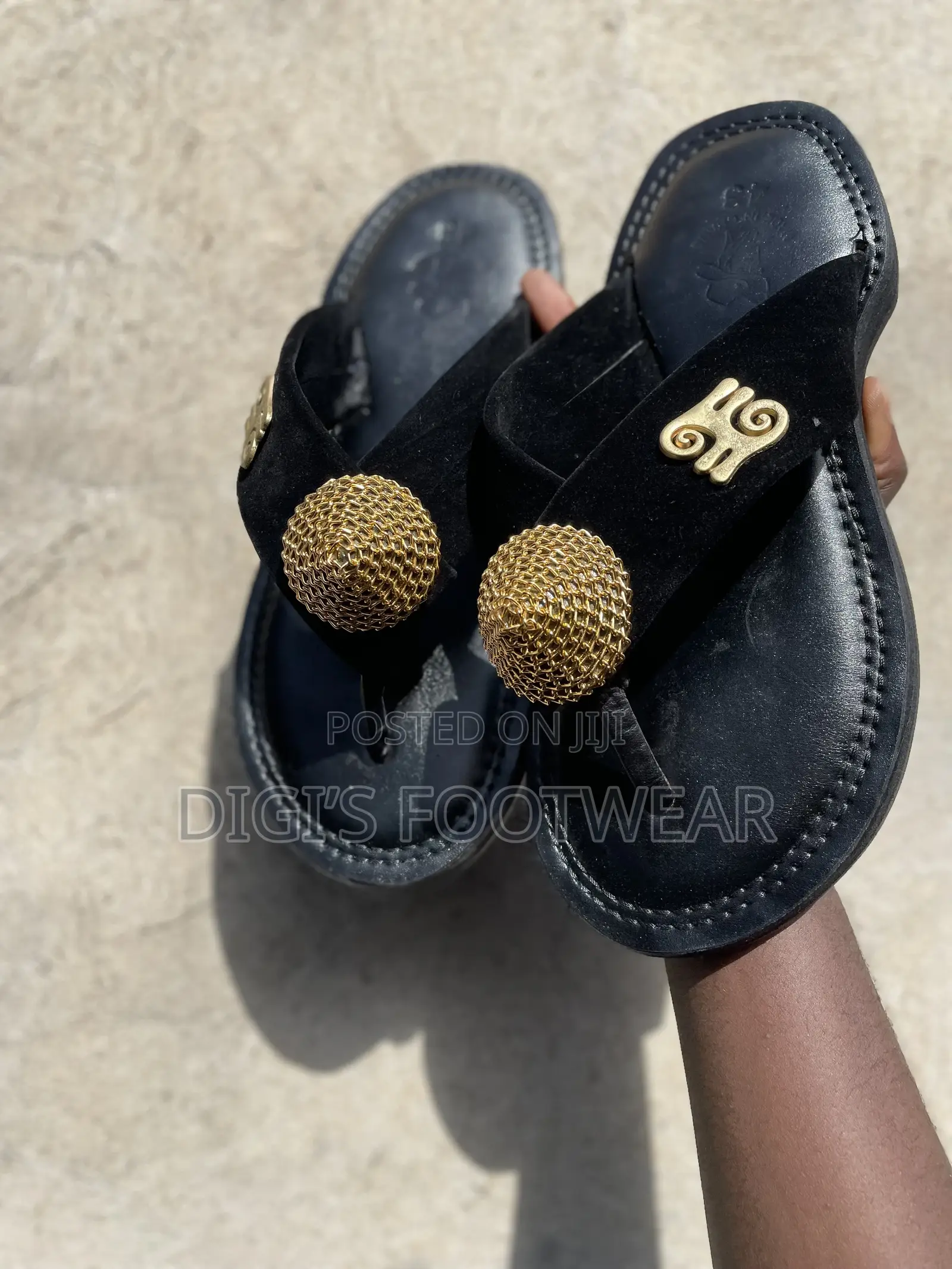 Black Suede Chawchaw/Ahenema