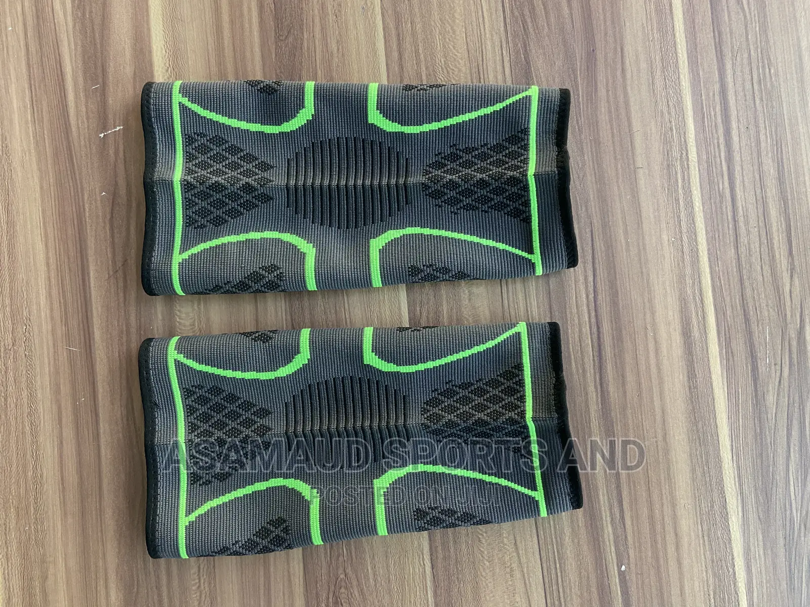 Original Knee Cap at Cool Price