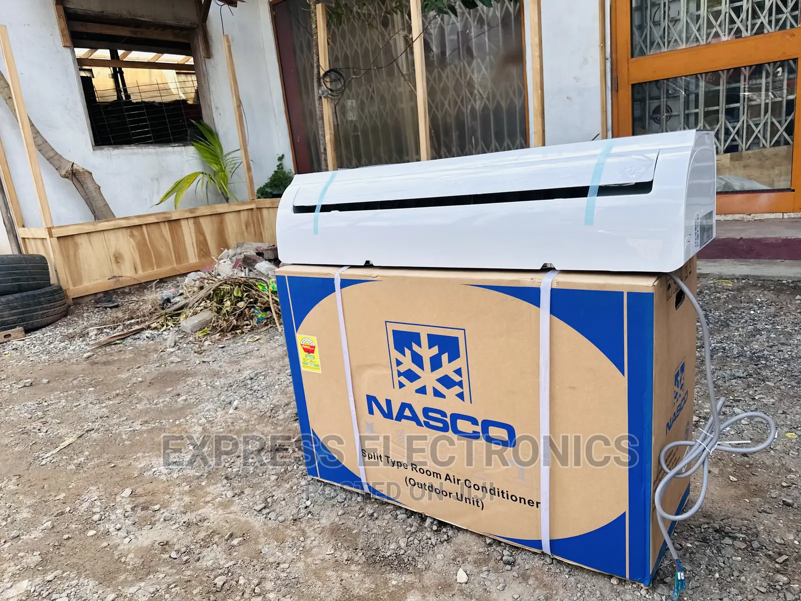 Superior Sleek White Mirror 2.0hp Split Nasco